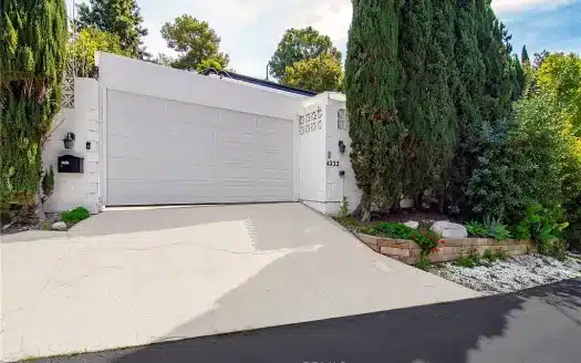 4220 Saltillo St, Woodland Hills, CA 91364